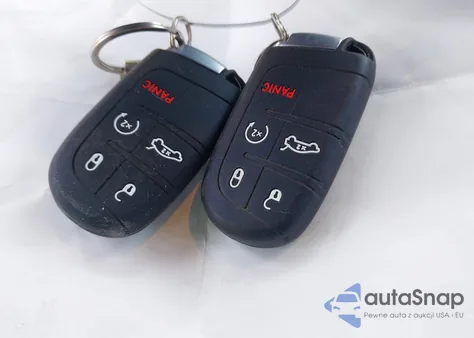 2015 Jeep Grand Cherokee Limited z USA, uszkodzony, nr VIN 1C4RJFBM1FC618202